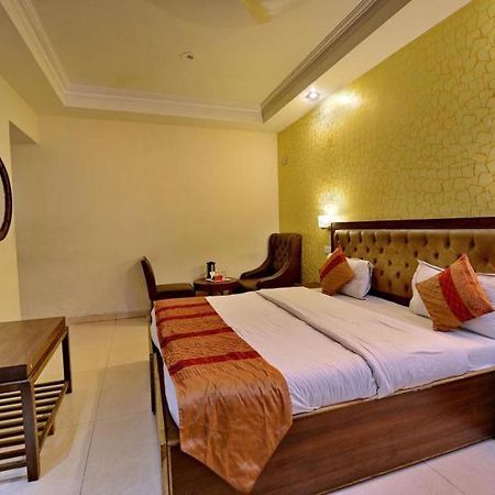 Hotel Diamond Inn Чандигарх Экстерьер фото