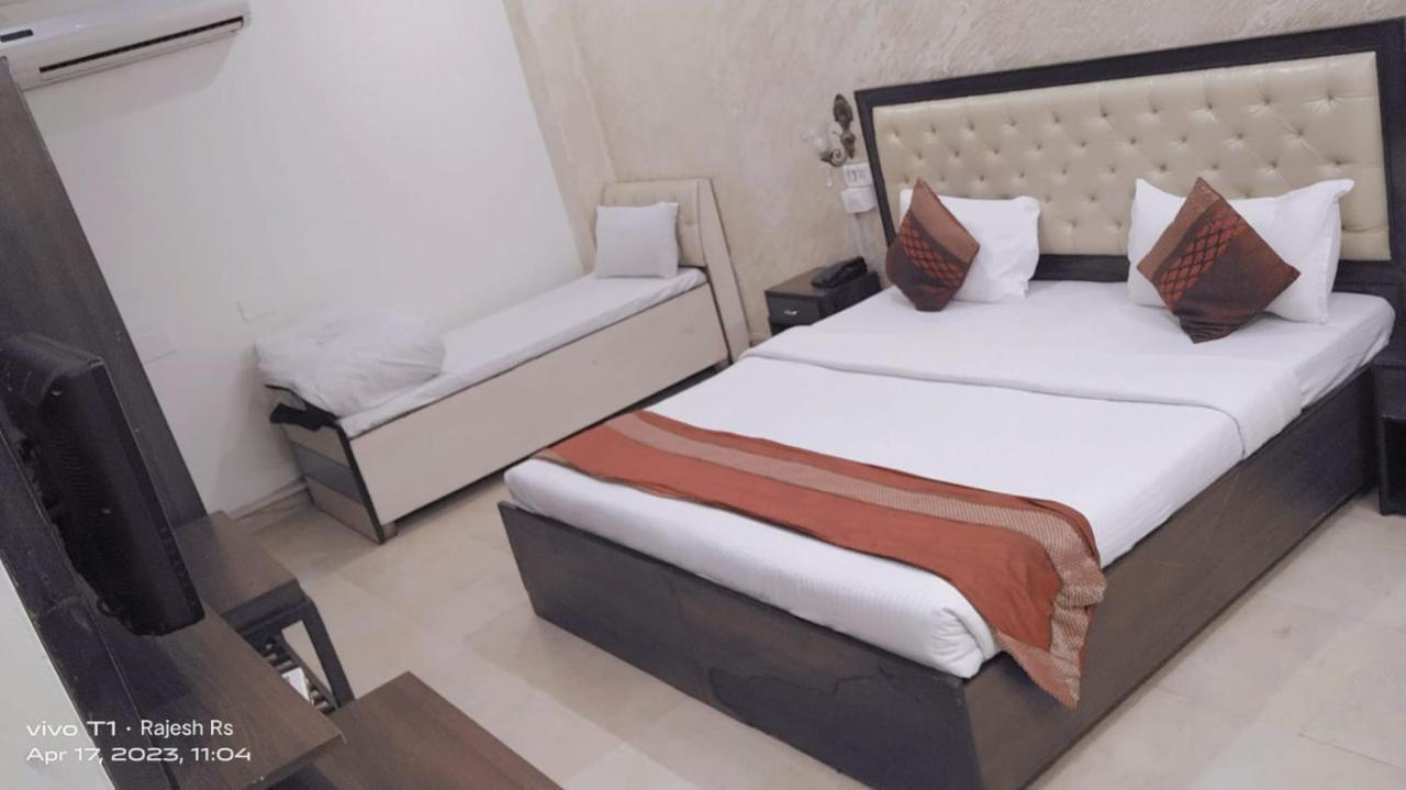 Hotel Diamond Inn Чандигарх Экстерьер фото