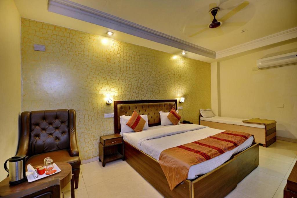 Hotel Diamond Inn Чандигарх Экстерьер фото